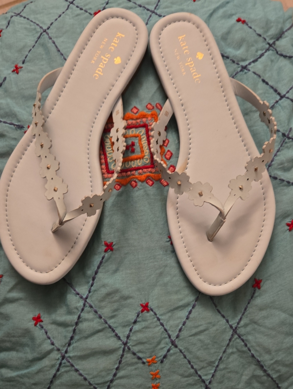kate spade white floral cutout thong sandals
